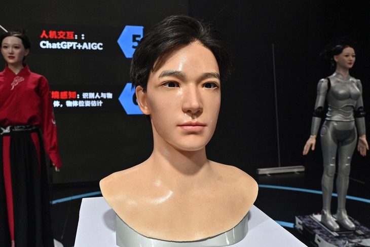 1c683546deb84913b60f8ff316e51e4b-1724402956487128689086 'Binh đoàn' robot hình người gây choáng tại Triển lãm robot thế giới 2024 - Ảnh 1.
