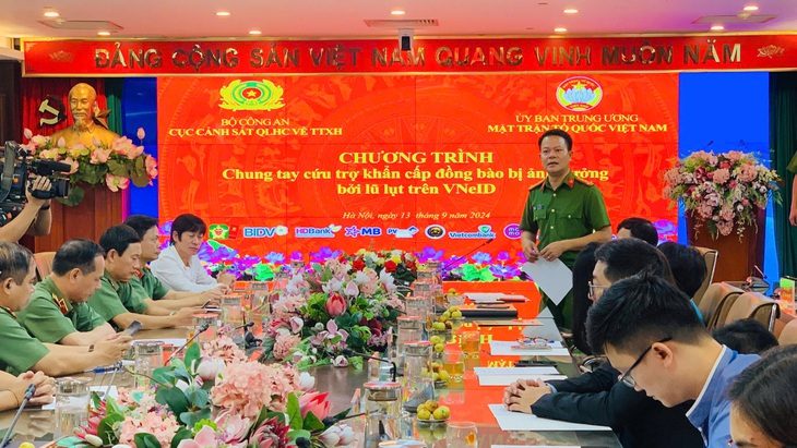715bb0e4-a81b-4baa-980c-2a19cbdf4fa8-17262184968751246374195 Bộ Công an triển khai chương trình chung tay cứu trợ đồng bào bị ảnh hưởng lũ lụt trên VNeID - Ảnh 1.