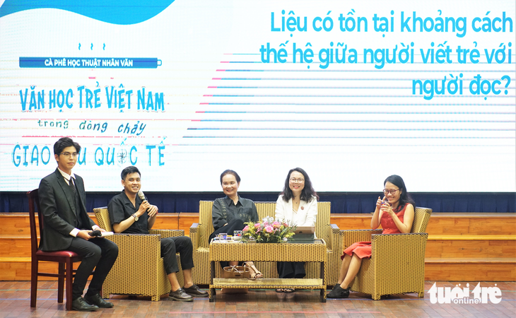 Cần gì để văn học trẻ Việt Nam vươn ra thế giới? - Ảnh 1. Cần gì để văn học trẻ Việt Nam vươn ra thế giới? - Ảnh 1.