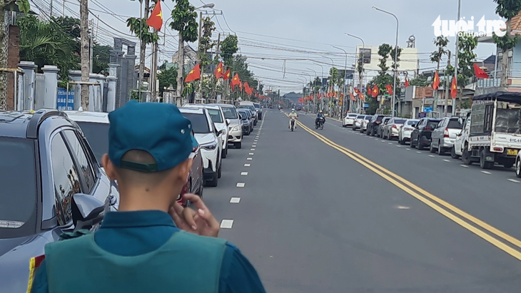 Đường Phan Đăng Lưu tại TP Thủ Dầu Một, tỉnh Bình Dương được mở rộng với nhiều làn xe lưu thông thuận lợi - Ảnh: BÁ SƠN Đường Phan Đăng Lưu tại TP Thủ Dầu Một, tỉnh Bình Dương được mở rộng với nhiều làn xe - Ảnh: BÁ SƠN