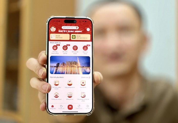 Bộ Công an đề xuất phạt 4-6 triệu đồng khi mua bán, thuê, cho thuê tài khoản định danh điện tử- Ảnh 1. Ảnh ứng dụng VNeID - Ảnh: NAM TRẦN