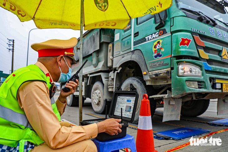 base64-1738652963181519762286 Các lỗi giao thông được Hà Nội đề xuất tăng mức phạt lên tới 120 triệu - Ảnh 1.