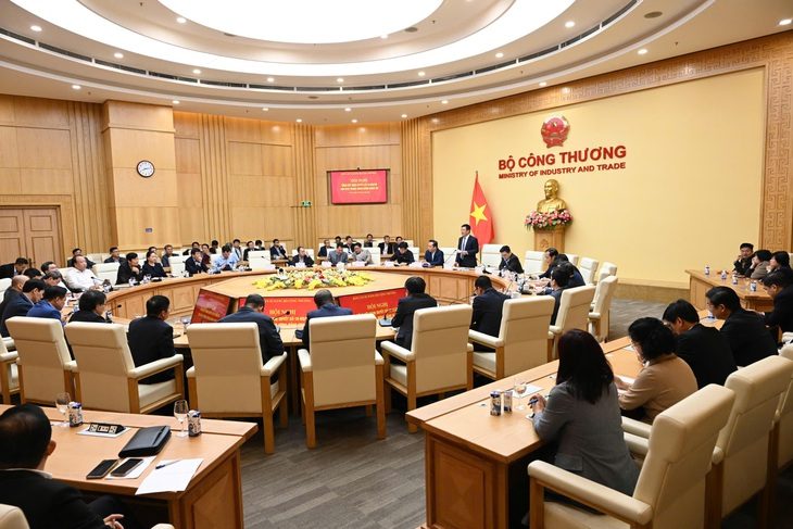 bt-cong-thuong2-1734007304802895337609 Bộ trưởng Nguyễn Hồng Diên: Không để mất đoàn kết nội bộ, so bì khi sắp xếp bộ máy - Ảnh 1.