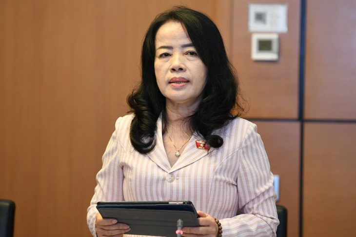 Đại biểu Quốc hội: Yêu cầu Bộ Giáo dục và Đào tạo biên soạn một bộ sách giáo khoa gây lãng phí - Ảnh 1. Đại biểu Nguyễn Thị Kim Thúy (Đà Nẵng) - Ảnh: NHƯ Ý
