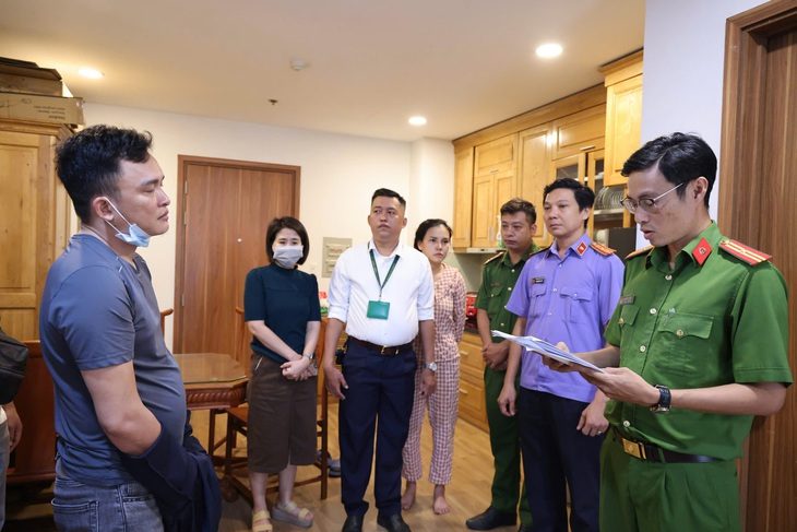doc-lenh-tam-giam-1733552840959860268839 Bắt tạm giam đối tượng nhắn tin bịa đặt, xúc phạm danh dự người khác - Ảnh 1.