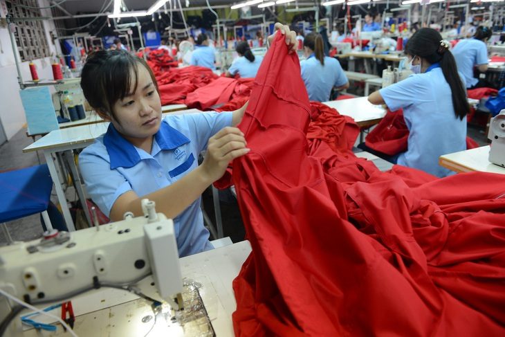 Cho công nhân nghỉ rồi bán máy, một công ty may ở TP.HCM rẽ sang bất động sản- Ảnh 1. Bên trong nhà máy của Garmex Sài Gòn thời còn kinh doanh tốt trong lĩnh vực may mặc - Ảnh: QUANG ĐỊNH
