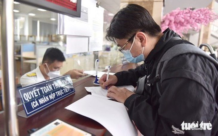 thue-tncn-ngoc-phuong-17390890095822080545376 Bộ Tài chính đề xuất giảm bậc thuế để bớt gánh nặng cho người nộp thuế thu nhập cá nhân - Ảnh 1.
